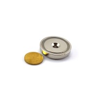 Magnet neodim oala D 42 mm cu gaura si sanfren sustine 55 kg