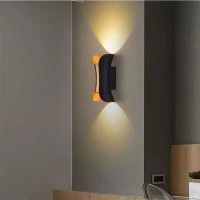 Aplica LED de Exterior Pauline, 10W, Metal, Negru si Auriu Aplica LED de Exterior Pauline, 10W, Metal, Negru si Auriu