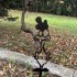 Decoratiune gradina / ghiveci Krodesign Scared Chicken KRO-1133, metal, inaltime 64 cm [3]